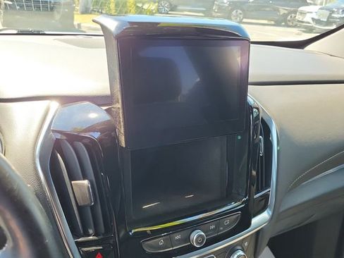 Used 2023 Chevrolet Traverse Premier FWD image 22