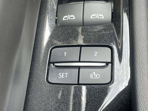 Used 2022 Cadillac Escalade Premium Luxury Platinum AWD/4WD image 27