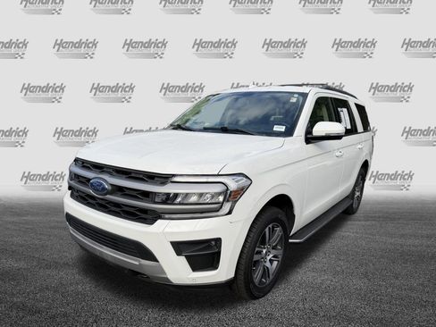 Used 2022 Ford Expedition XLT AWD/4WD image 5