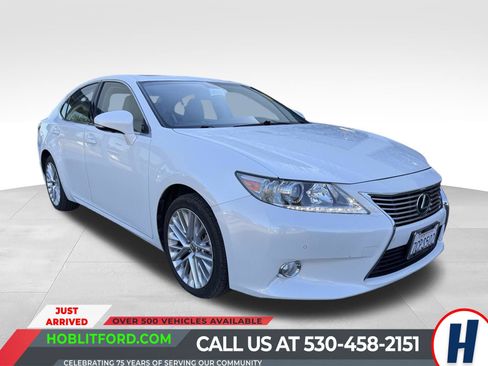 Used 2013 Lexus ES 350 w/ Luxury Pkg FWD image 1