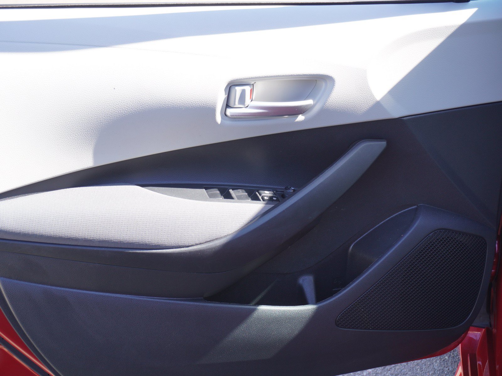 Used 2021 Toyota Corolla LE FWD image 16