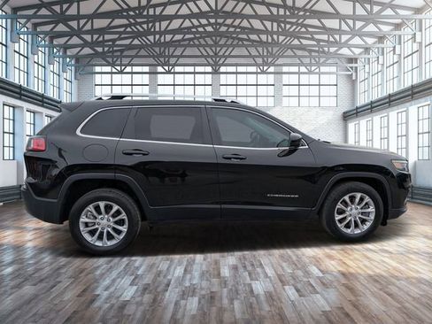 Used 2019 Jeep Cherokee Latitude w/ Popular Appearance Group image 3