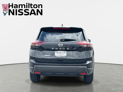 Used 2024 Nissan Rogue S image 3