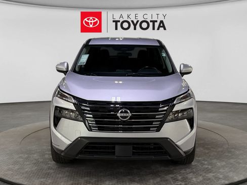 Used 2025 Nissan Rogue SV FWD image 14