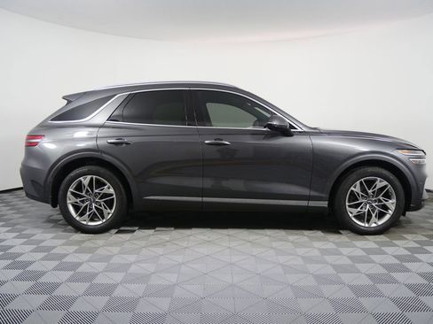 Used 2022 Genesis GV70 2.5T w/ Advanced Package image 2