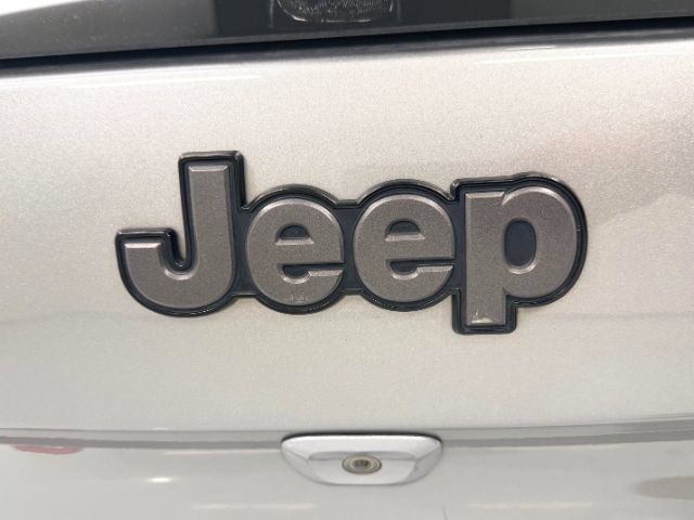 Used 2015 Jeep Cherokee Trailhawk w/ Comfort/Convenience Group AWD/4WD image 22