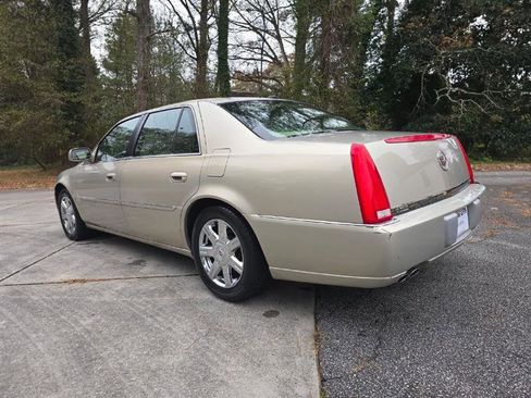 Used 2007 Cadillac DTS image 3