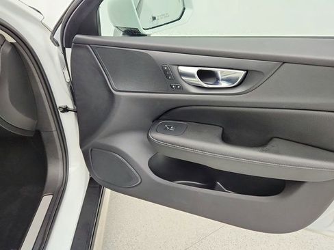 Used 2020 Volvo V60 T5 Cross Country w/ Protection Package Premier image 25