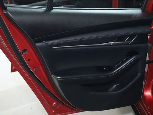 Used 2024 MAZDA MAZDA3 s image 23