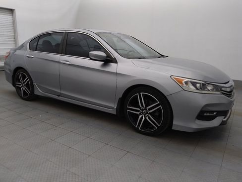 Used 2017 Honda Accord Sport image 11