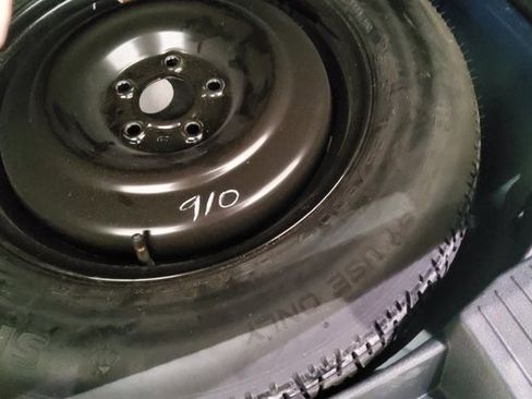 Used 2023 Nissan Rogue S image 15