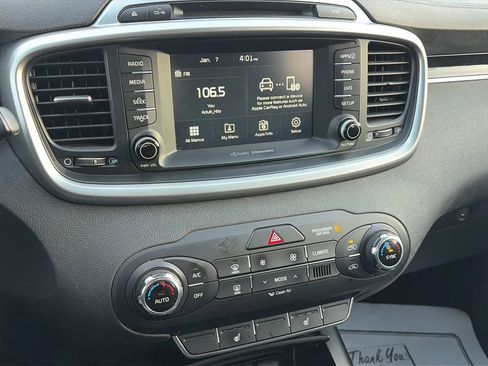 Used 2017 Kia Sorento FWD w/ LX Convenience Package image 22
