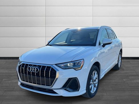 Used 2022 Audi Q3 2.0T Premium w/ Convenience Package image 6