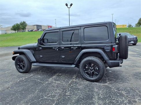 Used 2021 Jeep Wrangler Unlimited Sahara image 19