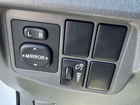 Used 2011 Toyota Prius Three image 19