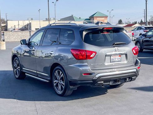 Used 2019 Nissan Pathfinder Platinum w/ Cargo Package image 2