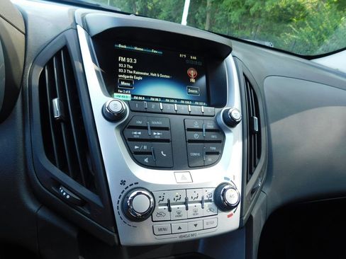 Used 2017 Chevrolet Equinox LS FWD image 9