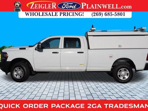 Used 2023 RAM 3500 Tradesman w/ Convenience Group image 2