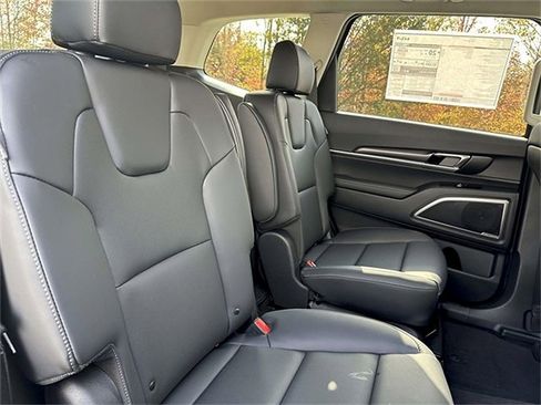 New 2025 Kia Telluride S image 24