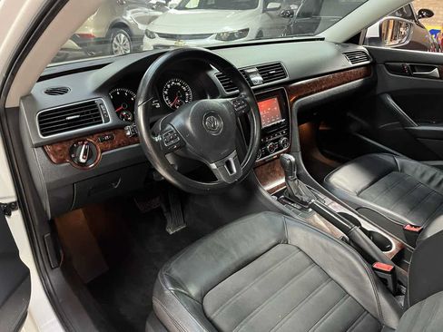 Used 2013 Volkswagen Passat 2.5 SEL Premium FWD image 9