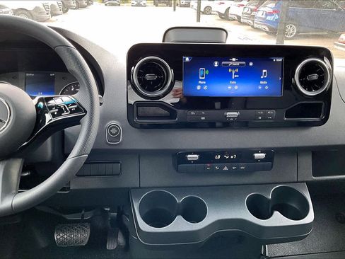 New 2026 Mercedes-Benz Sprinter 2500 image 9