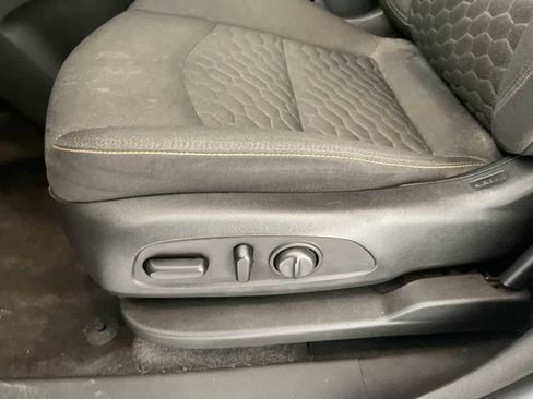 Used 2020 Chevrolet Equinox LT image 12