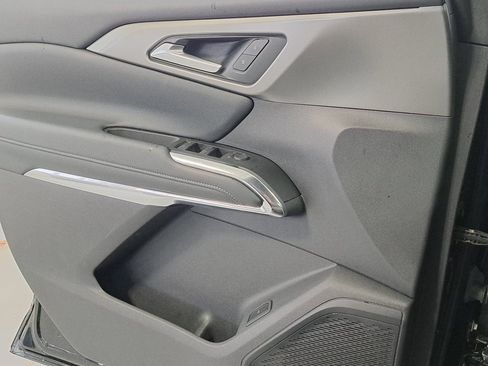 Used 2025 Chevrolet Traverse LT image 22