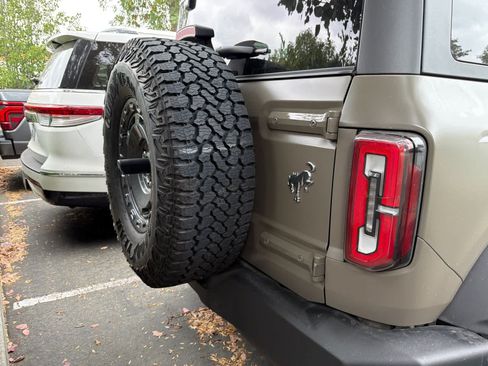 Used 2025 Ford Bronco Outer Banks w/ Sasquatch Package AWD/4WD image 5