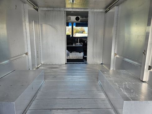 Used 2013 Ford E-350 and Econoline 350 Super Duty w/ Air Conditioning Prep Pkg image 17