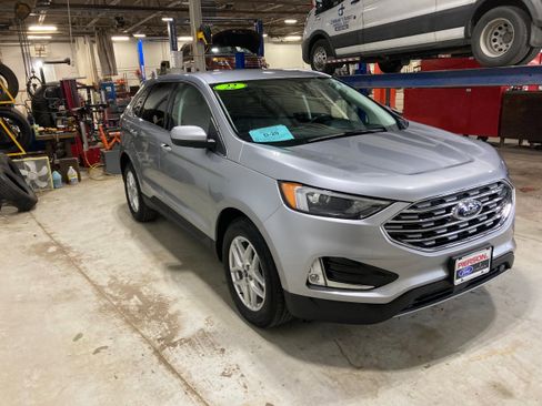 Used 2022 Ford Edge SEL w/ Convenience Package AWD/4WD image 3