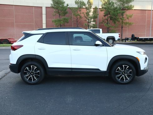 Used 2021 Chevrolet TrailBlazer ACTIV w/ Driver Confidence Package FWD image 29