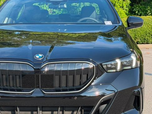 New 2027 BMW 530i xDrive w/ M Sport Package AWD/4WD image 9