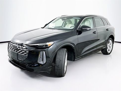 New 2025 Audi Q5 Premium Plus image 2