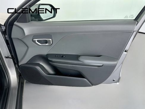 Used 2025 Kia K4 FWD image 33