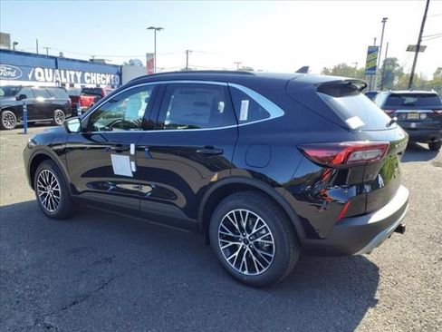 Used 2023 Ford Escape SE w/ PHEV Premium Package FWD image 3
