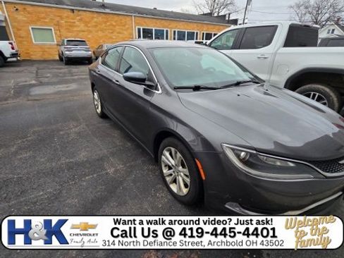 Used 2015 Chrysler 200 Limited image 1