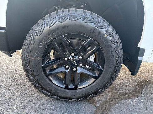 New 2026 Chevrolet Silverado 1500 Custom Trail Boss w/ Dark Appearance Package image 25