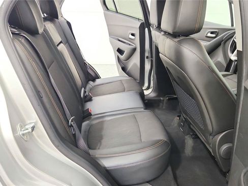 Used 2019 Chevrolet Trax LT w/ LT Convenience Package FWD image 37