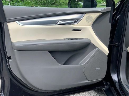 Used 2019 Cadillac XT5 Premium Luxury AWD/4WD image 25