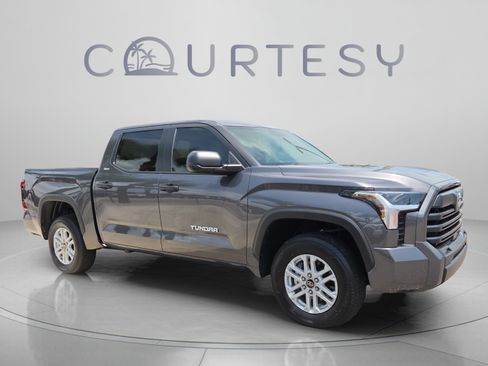 Certified 2025 Toyota Tundra SR5 AWD/4WD image 7