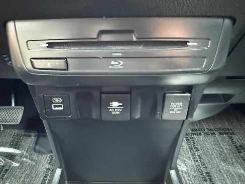 Used 2023 Honda Odyssey Elite image 51