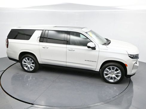 Used 2024 Chevrolet Suburban High Country w/ Advanced Technology Package image 48