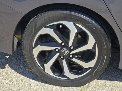 Certified 2017 Honda Accord EX-L image 11