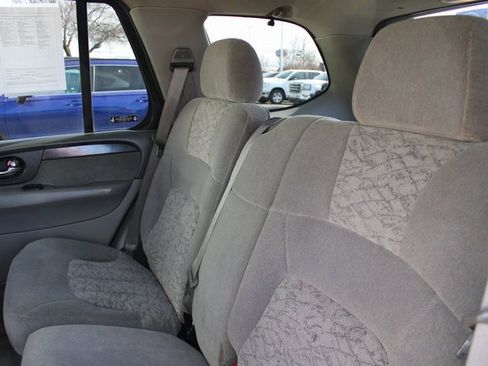 Used 2002 GMC Envoy SLE image 16