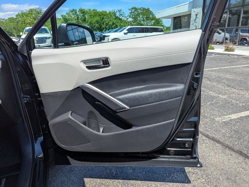 Used 2023 Toyota Corolla Cross L FWD image 29