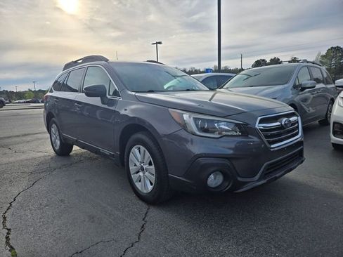 Used 2018 Subaru Outback 2.5i Premium image 3