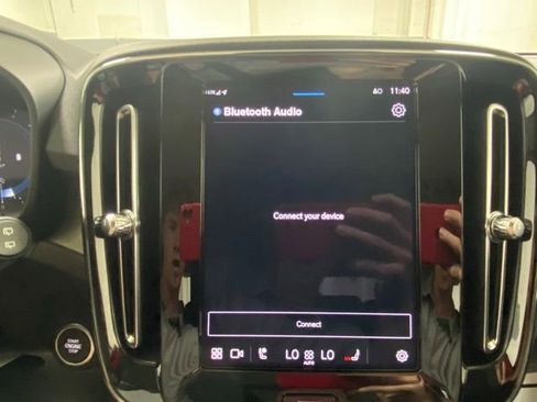 Certified 2024 Volvo XC40 B5 Plus w/ Protection Package Premier image 20