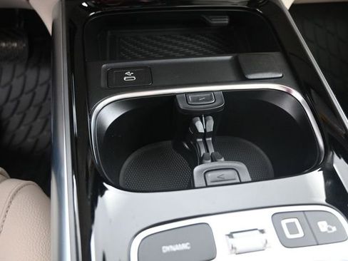 Used 2025 Mercedes-Benz GLA 250 image 4