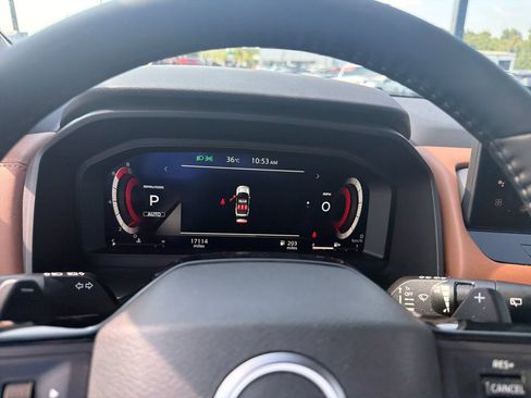 Used 2025 Nissan Rogue Platinum w/ Platinum Premium Package AWD/4WD image 18