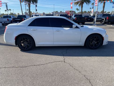 Used 2019 Chrysler 300 S image 4